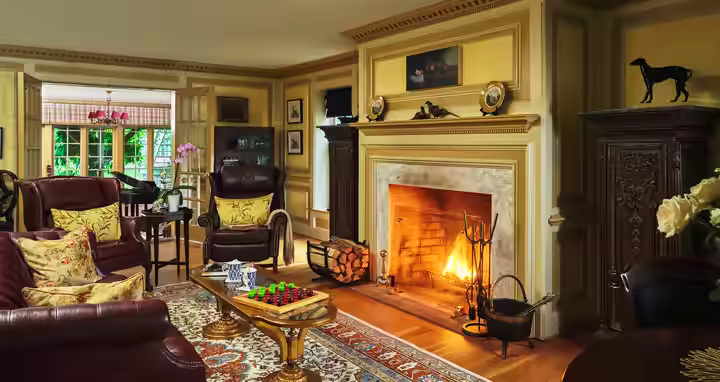 Common lounge area at The Inn at Bowman's Hill