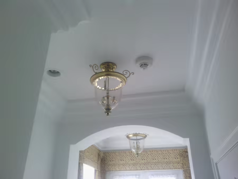Addressable smoke and carbon monoxide detector on a sounder base